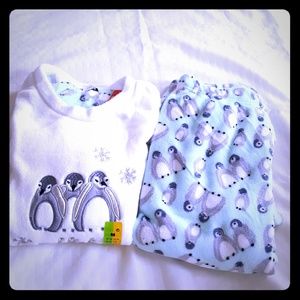 BRAND-NEW  ULTRA SOFT PAJAMA SET